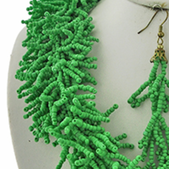 Green Glass seed Bead Necklace Earring set - Picture 2 of 4